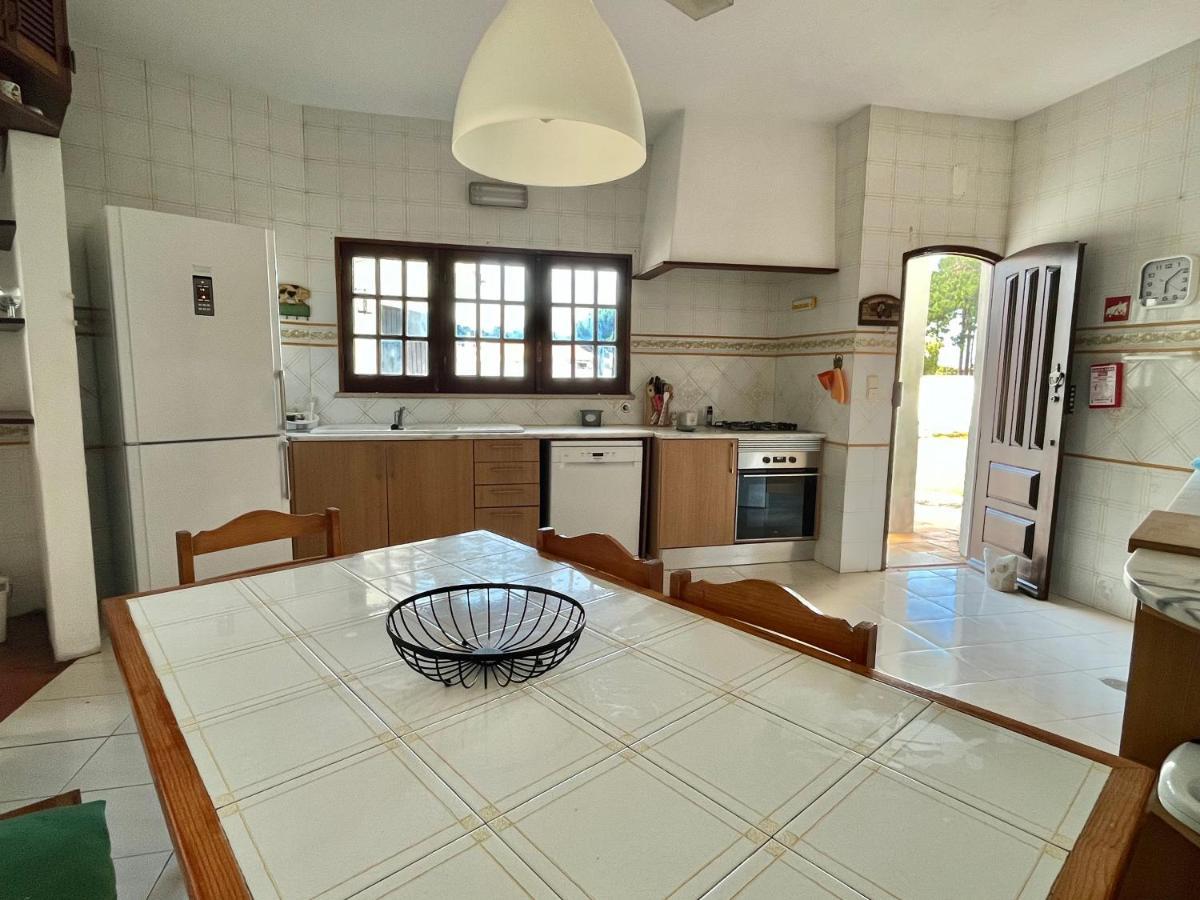 קורויוס Villa Near Beach & Lisbon מראה חיצוני תמונה